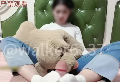 极品校花学生妹给大神口交完帮大神舔菊花-狮子座